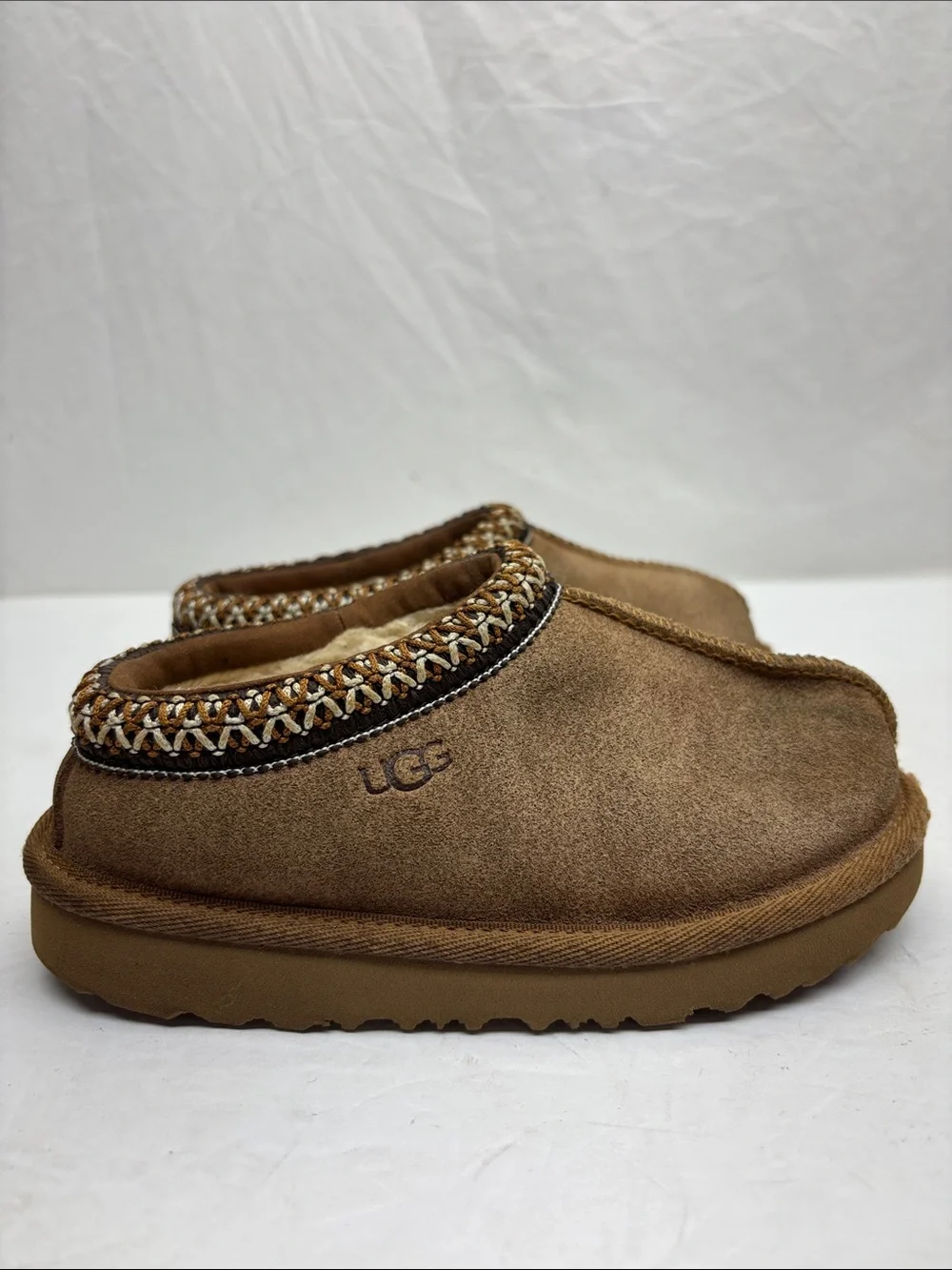 UGG Cozy Chestnut Suede Slip-On Slippers, SZ 11 for toddler, box 62